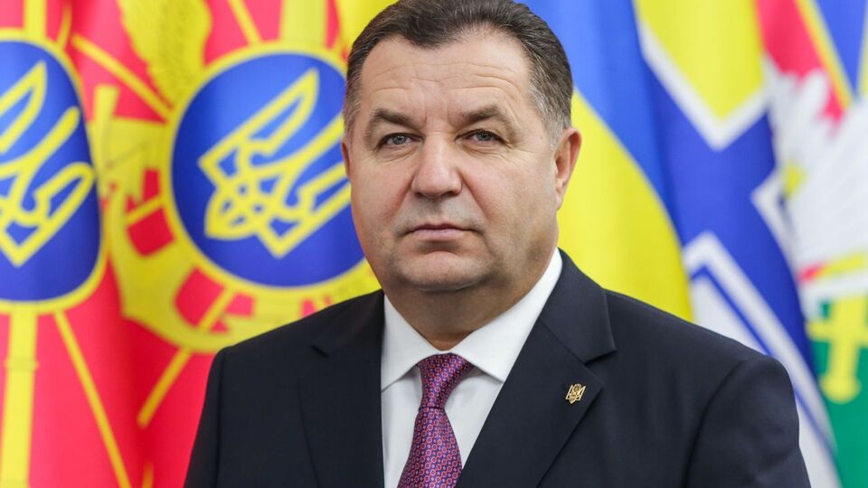 Полторак повідомив, що передав Зеленському рапорт, але міністром поки залишається