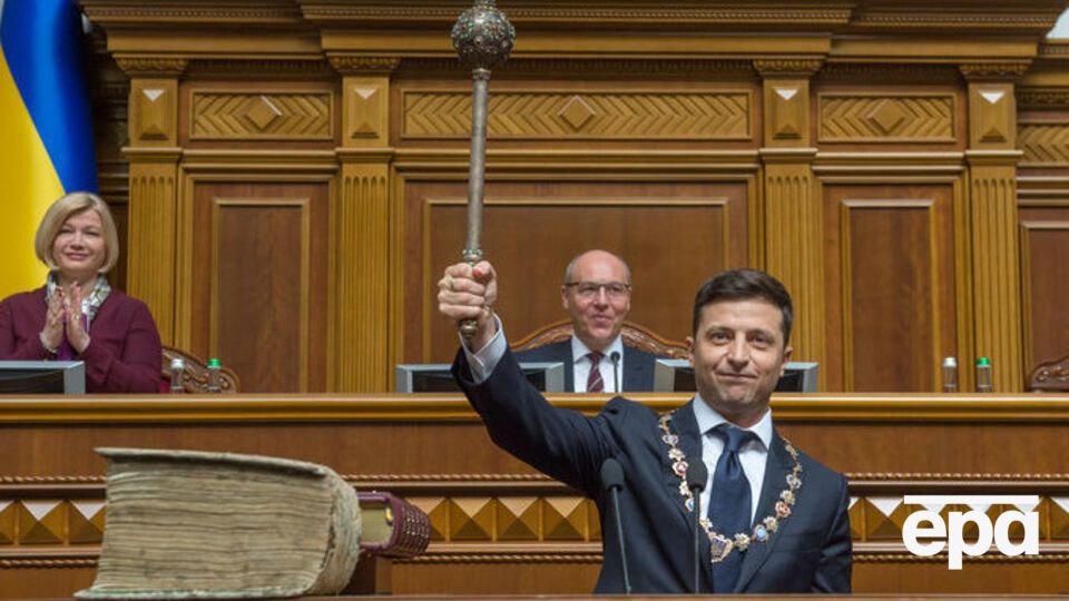 Зеленский выполнил обещание и прекратил полномочия Рады