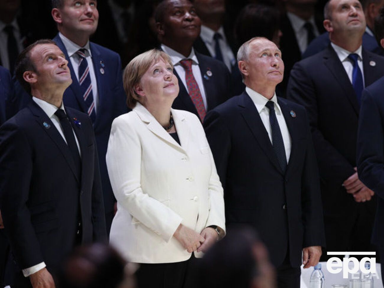 Макрон, Меркель и Путин пообщались по телефону