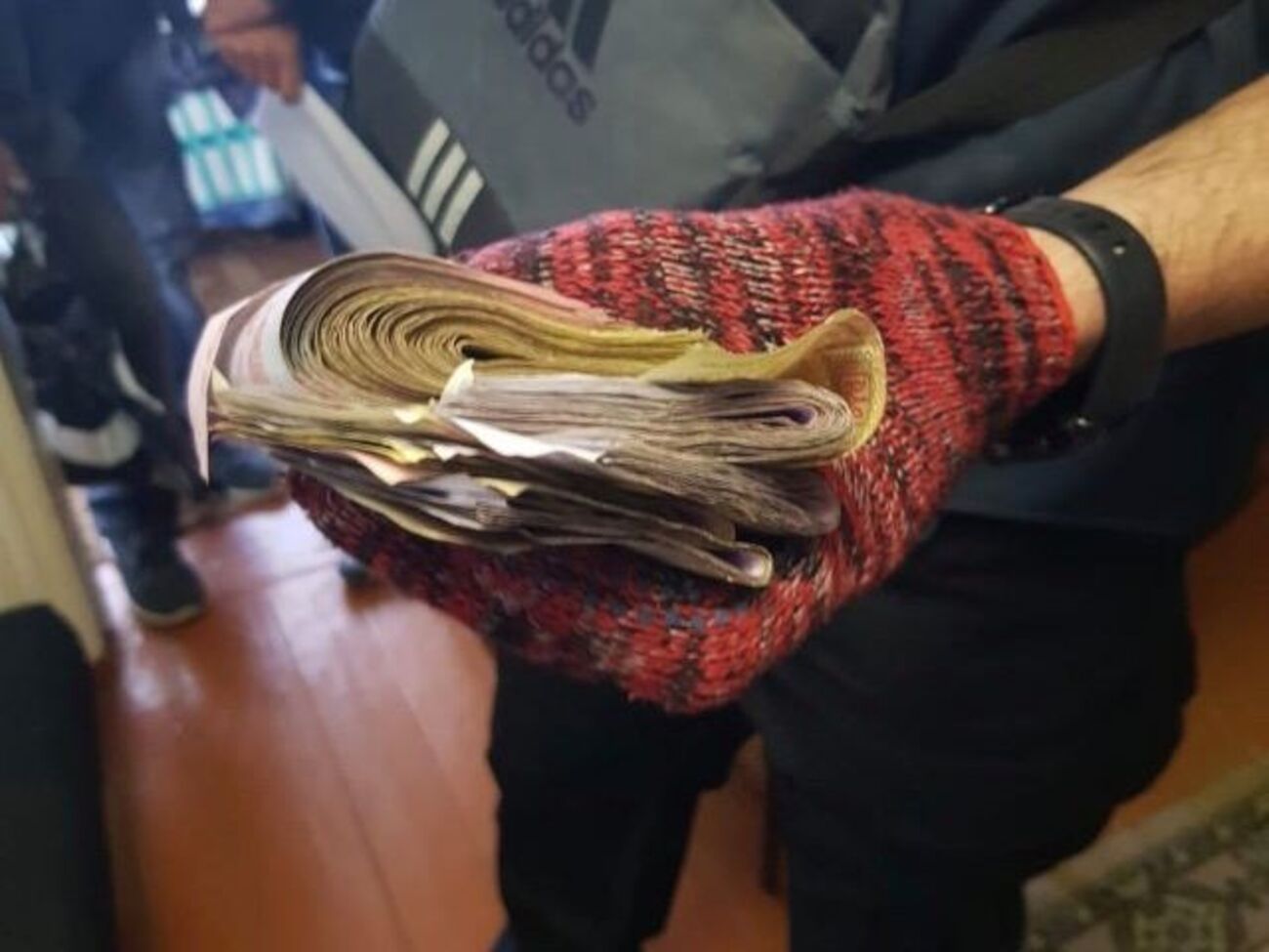 Правоохоронці зафіксували не менше ніж 70 випадків здирництва на суму приблизно 600 тис. грн