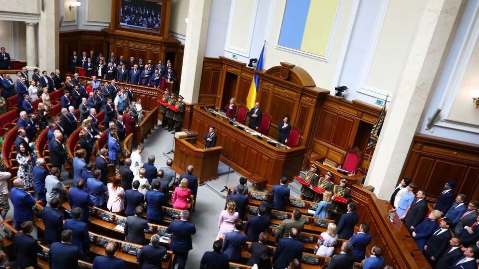 Рада сьогодні збереться на засідання о 12.00