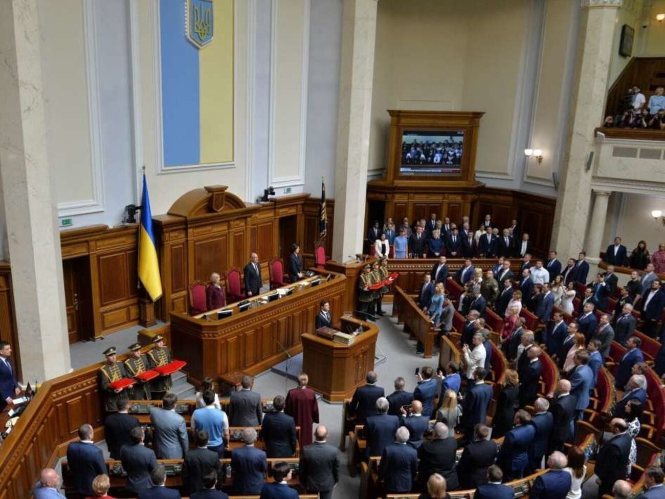 Верховная Рада Украины VIII созыва была избрана на внеочередных парламентских выборах 26 октября 2014 года