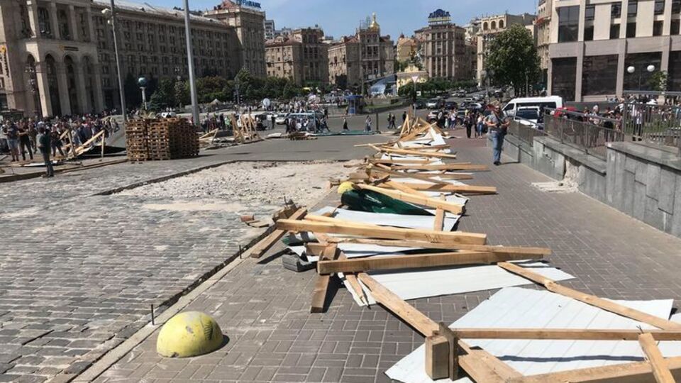18 мая активисты повалили ограждение на месте строительства мемориала