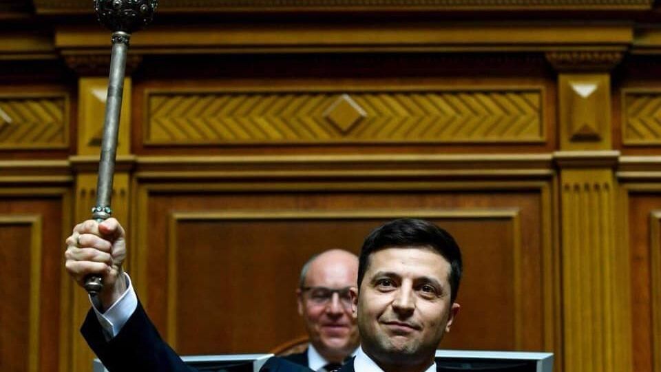 Зеленський: Старі політики обрали стару систему, бо лише вона дає їм шанс подовжити політичне життя