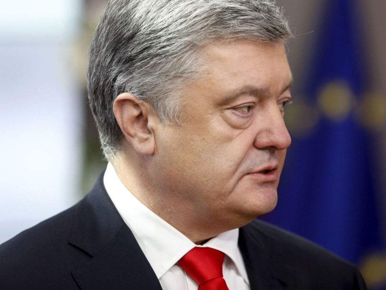 Порошенко уверяет, что не позволит развернуть Украину в направлении РФ
