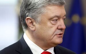 Порошенко запевняє, що не дозволить розвернути Україну в напрямку РФ