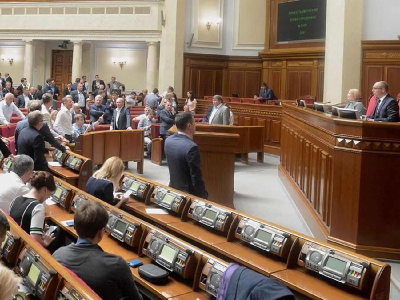 Рада не стала розглядати законопроекти Зеленського
