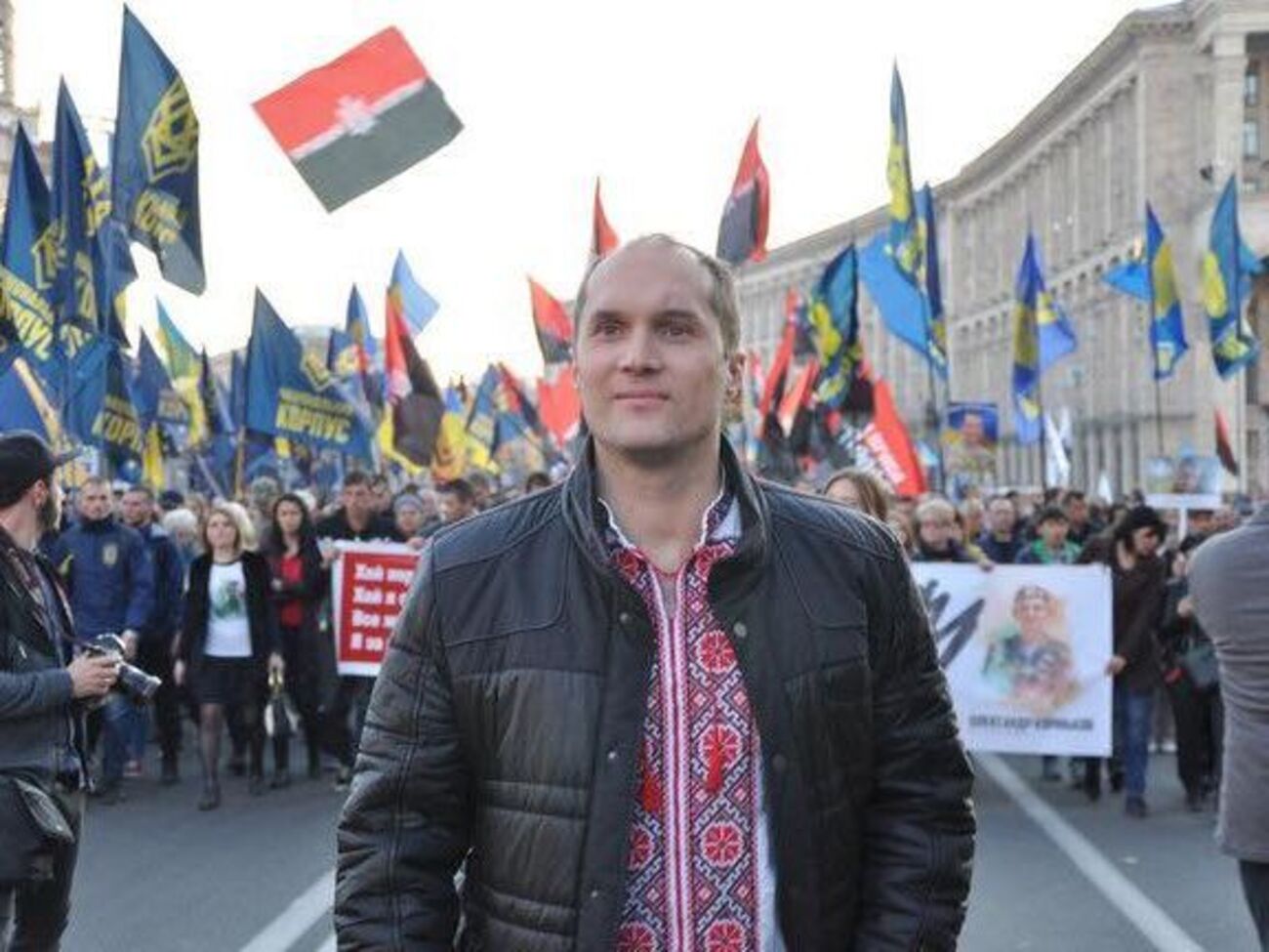 Сдавшиеся в плен украинские военные ехали без оружия. На войне, без оружия! Восемь человек. Как можно проявлять такую беспечность?