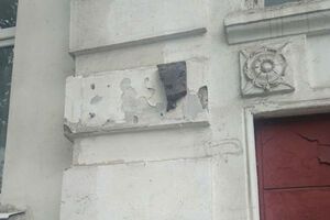 Табличку з граніту встановили наприкінці лютого, напередодні річниці вбивства Нємцова
