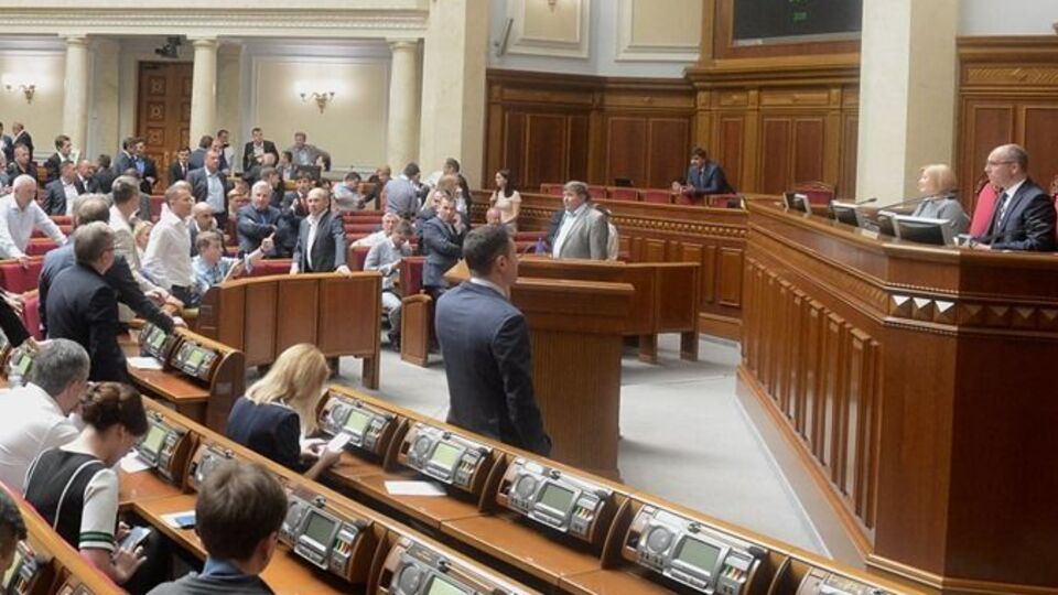 Указ о роспуске Верховной Рады и назначении внеочередных парламентских выборов вступил в силу 23 мая