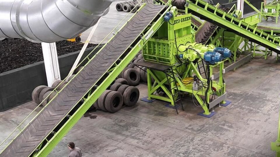 По данным СМИ, детективы проводили обыски на заводе ФФУ