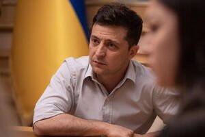 Поки під однією з петицій проти відставки Зеленського підписалося приблизно 4 тис. людей, другу підтримало понад 2 тис. громадян