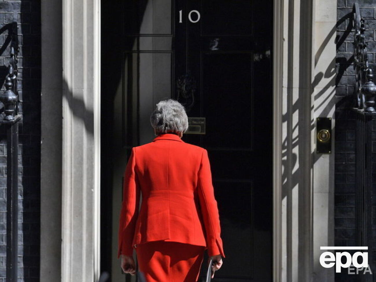 Мэй уходит с поста главы консерваторов