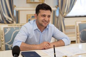 Зеленский отменил три указа Порошенко