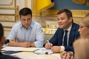 Автор петиції вимагає відставки Богдана, який підпадає під дію закону "Про очищення влади"