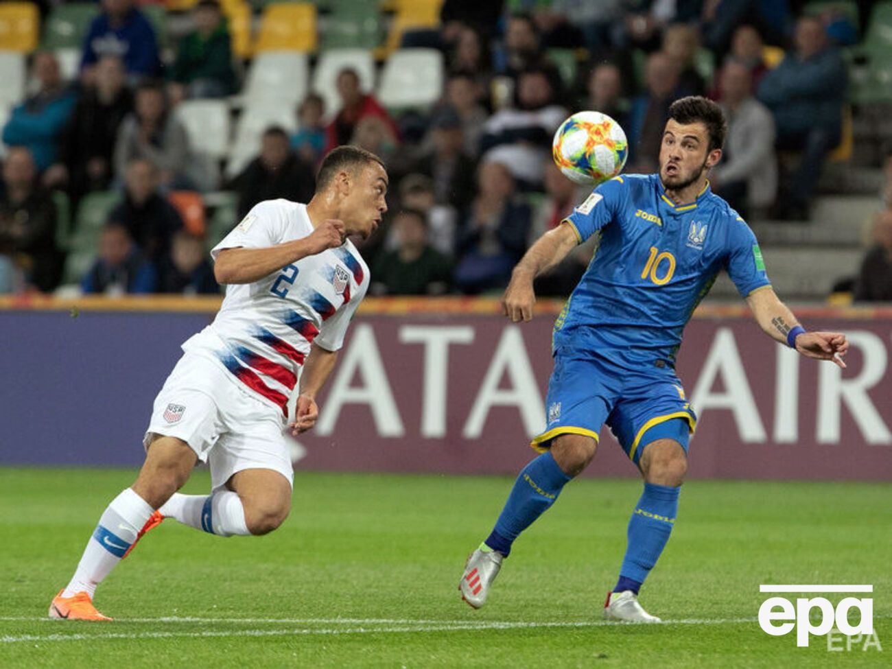 Булеца (№10) забив м'яч і зробив гольову передачу