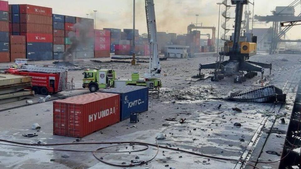Пожар в порту тушили до вечера