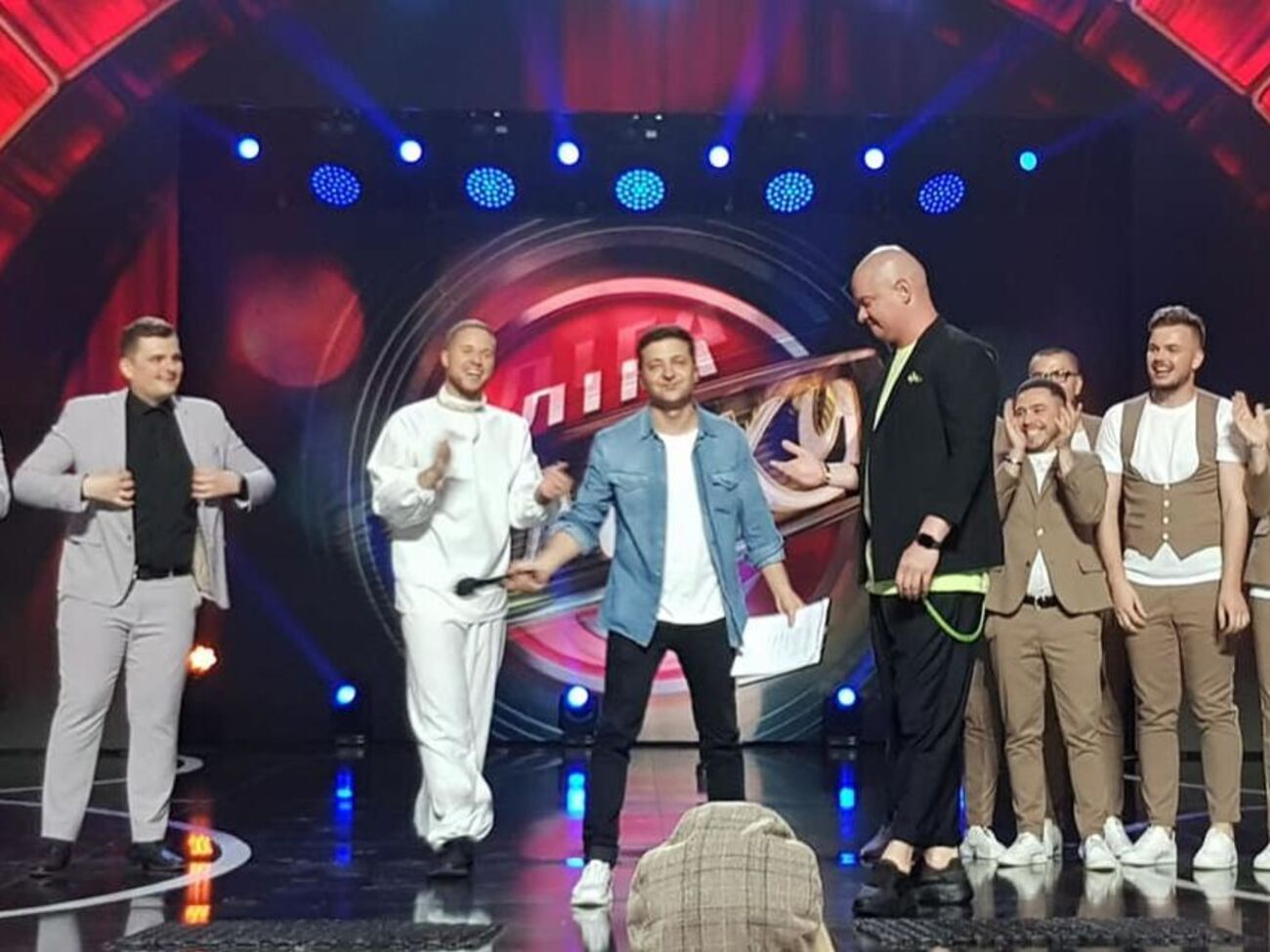 Появление Зеленского вызвало овации в зале