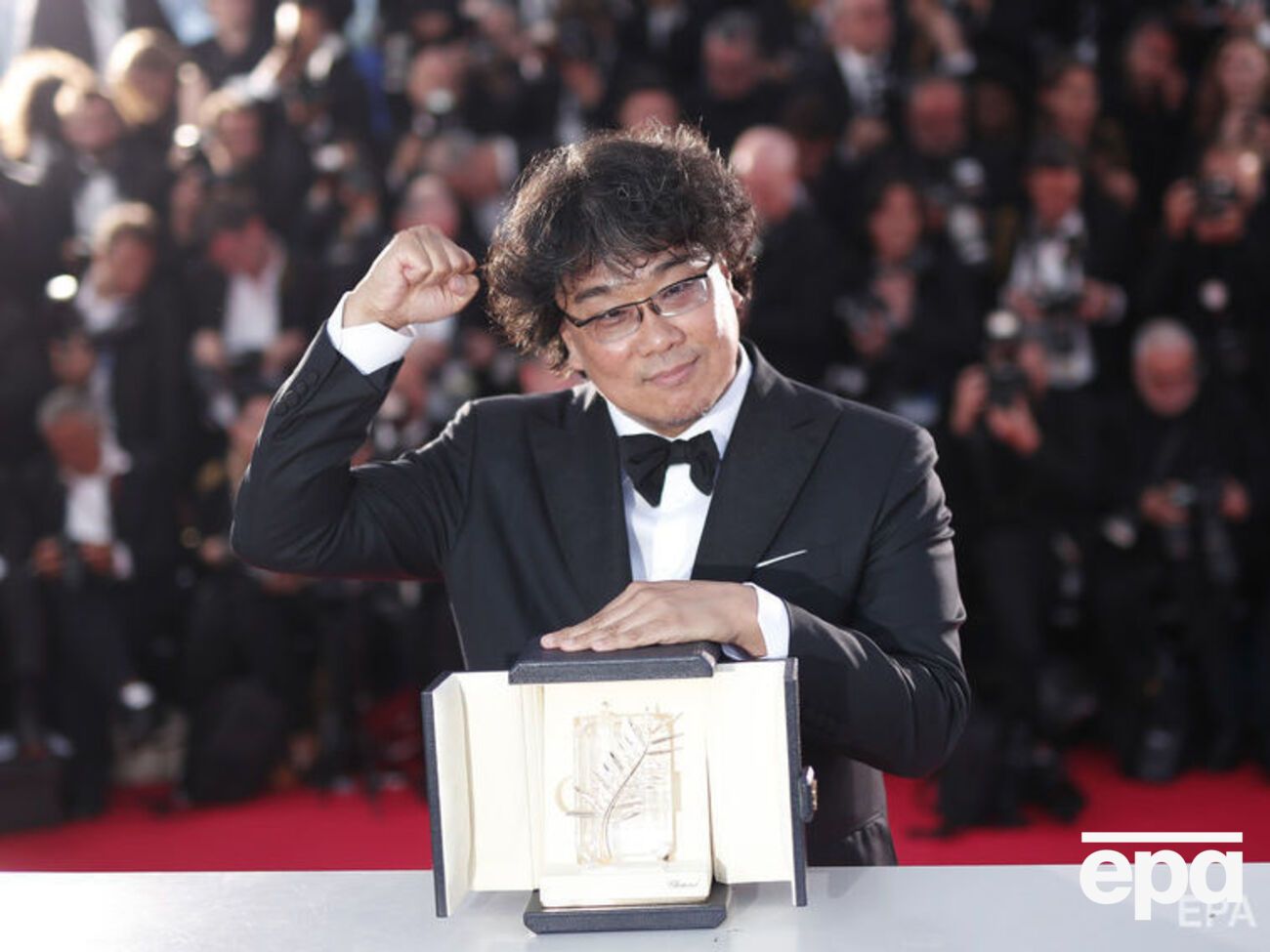 Пон Чжун Хо представил на фестивале фильм "Паразиты"