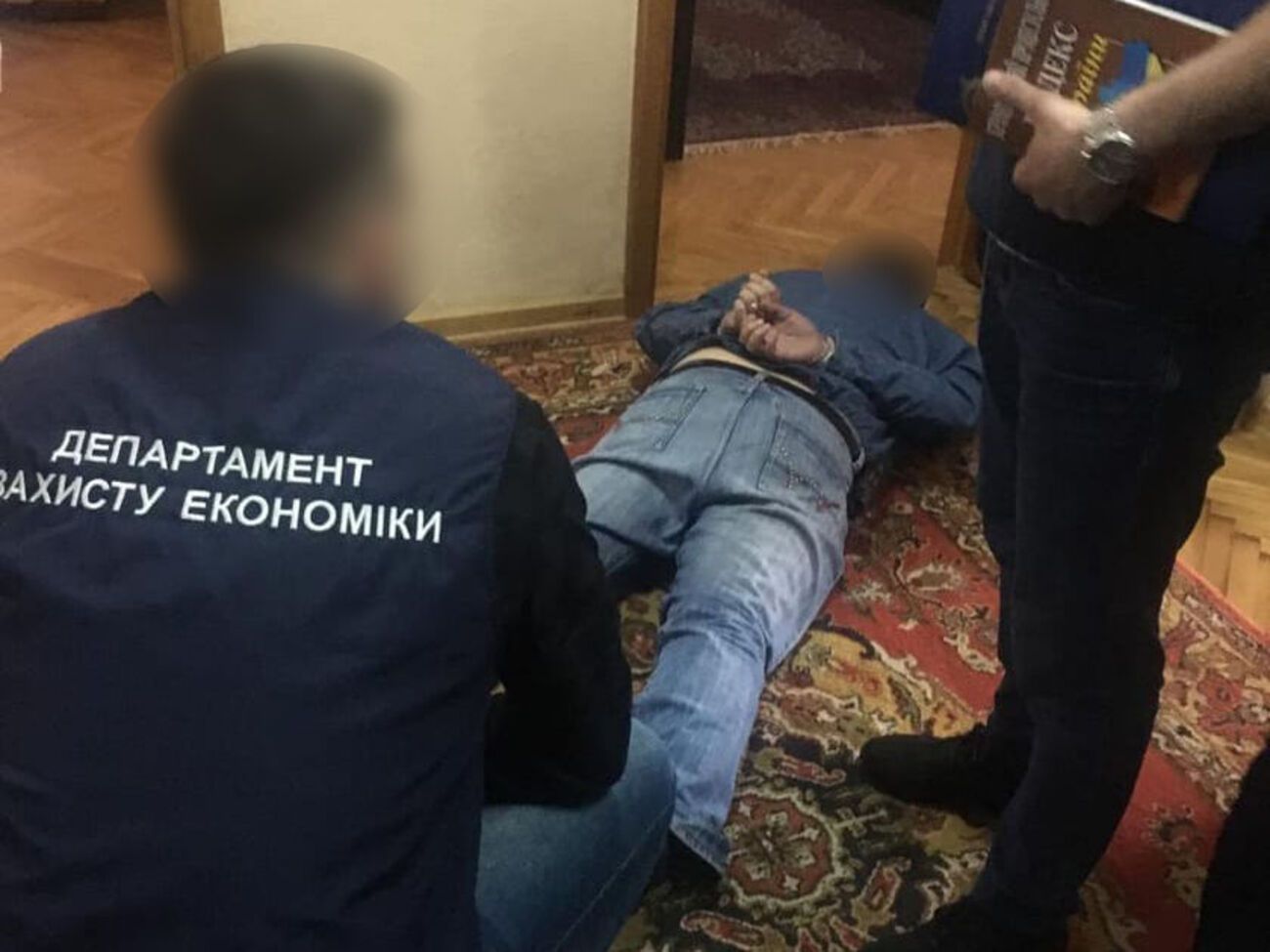 Чиновника затримали 25 травня