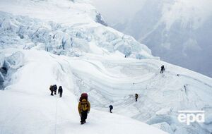 Из-за плохой погоды сезон восхождений на Эверест стал короче
