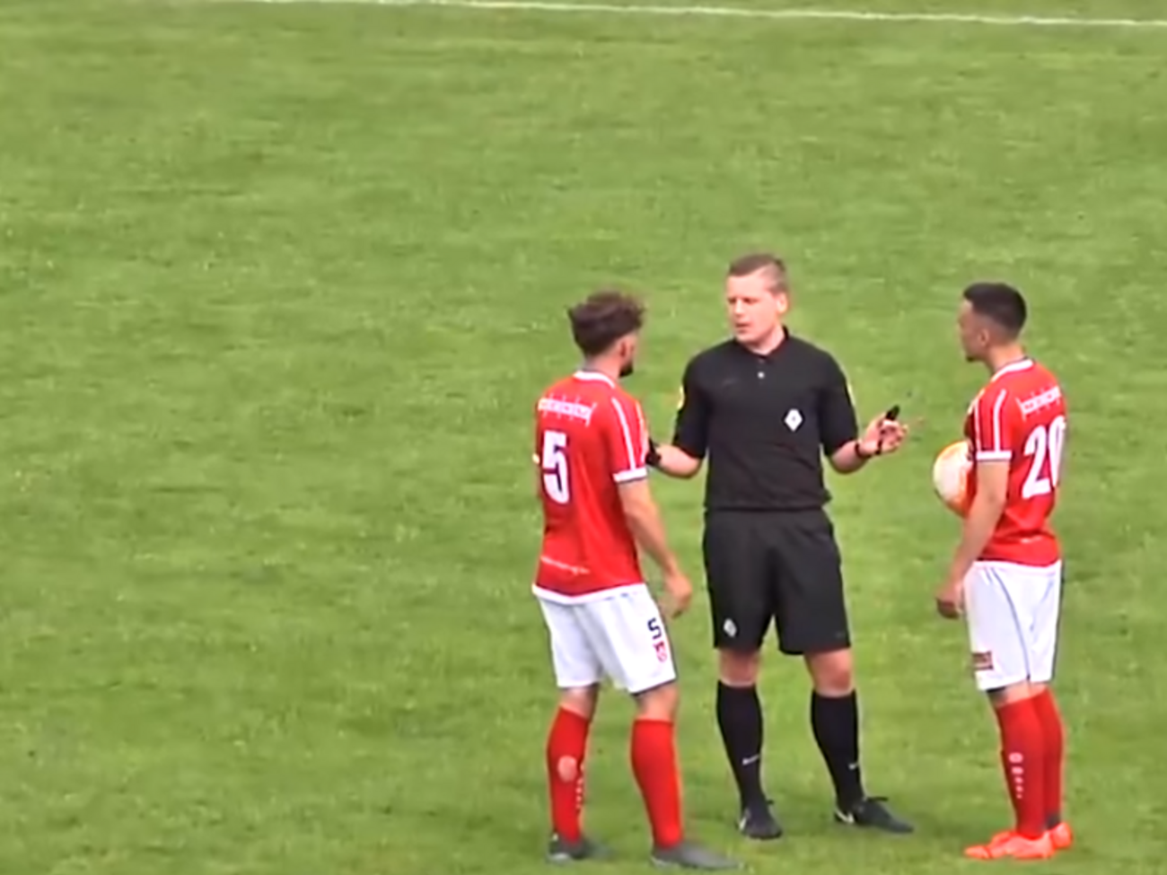 Паархейс объяснил игрокам, что обязан был засчитать гол