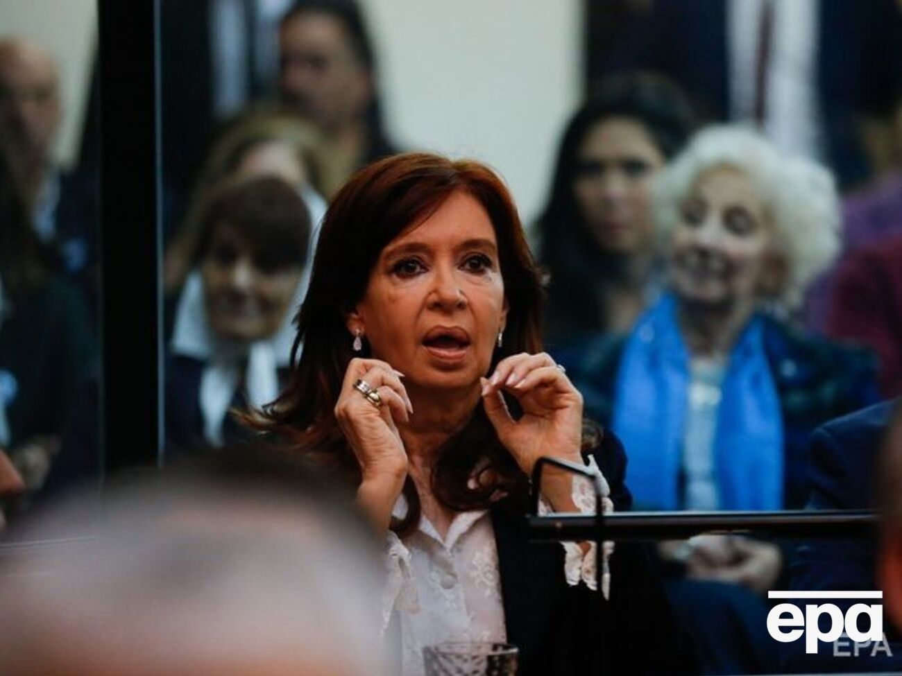 Киршнер обвиняют в коррупции и отмывании денег