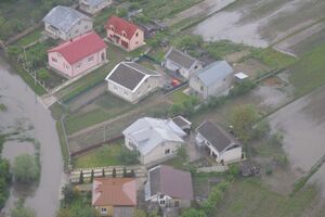 В Івано-Франківській області через інтенсивні опади у зону підтоплення потрапило понад 1000 будинків
