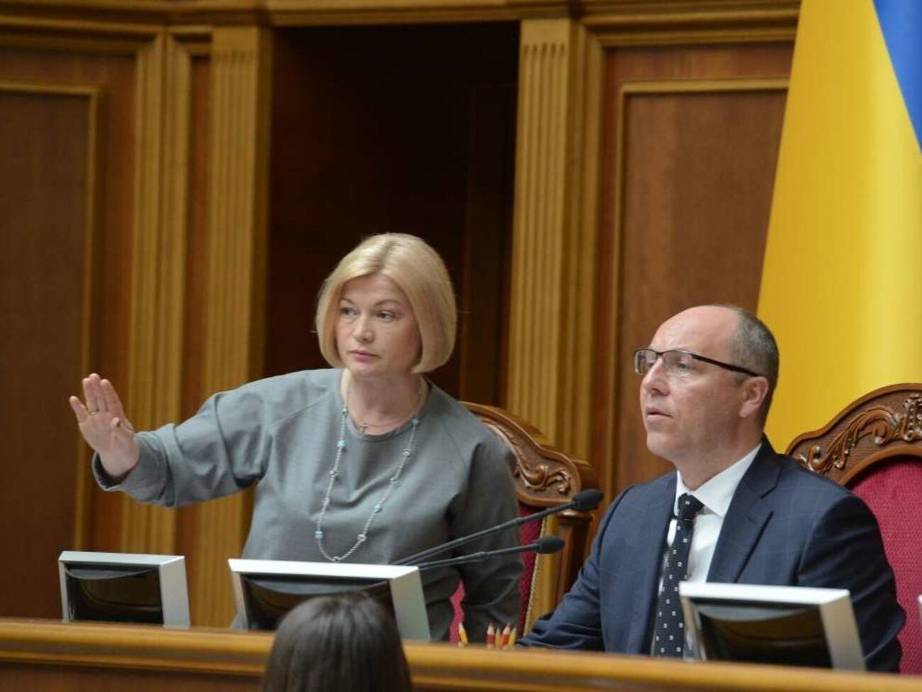Парубій (праворуч): Суспільство має бачити, як відбувалися переговори