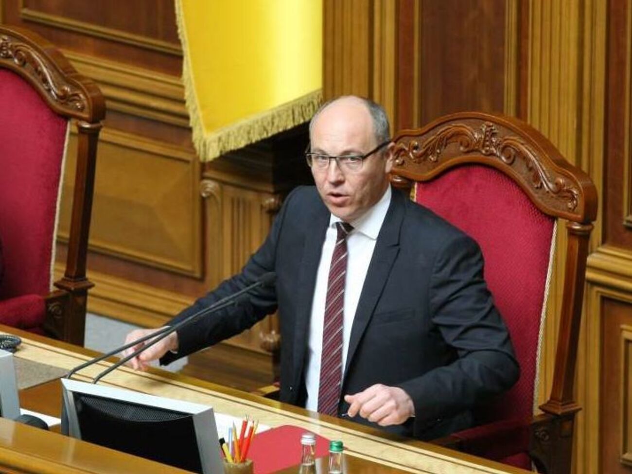 Парубий (на фото) &ndash; Стефанчуку:&nbsp;Надеюсь, вы будете с большим уважением относиться к высшему законодательному органу Украины