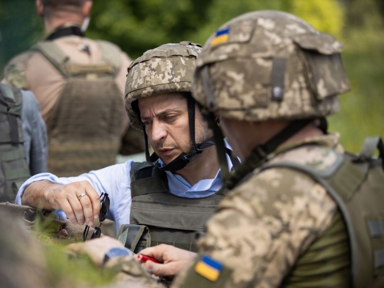 Зеленский: Условия для военных, защищающих Украину, должны быть нормальными