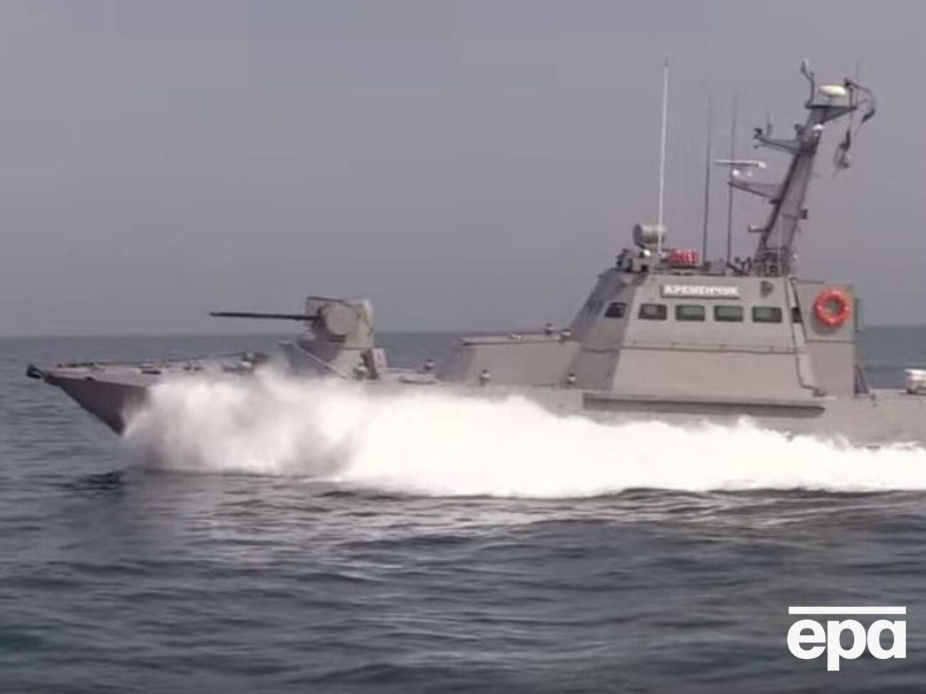 Військові моряки відпрацювали тактичне маневрування