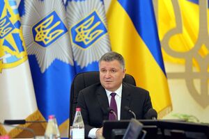 Аваков подчеркнул, что в дальнейшем планирует контактировать с Зеленским