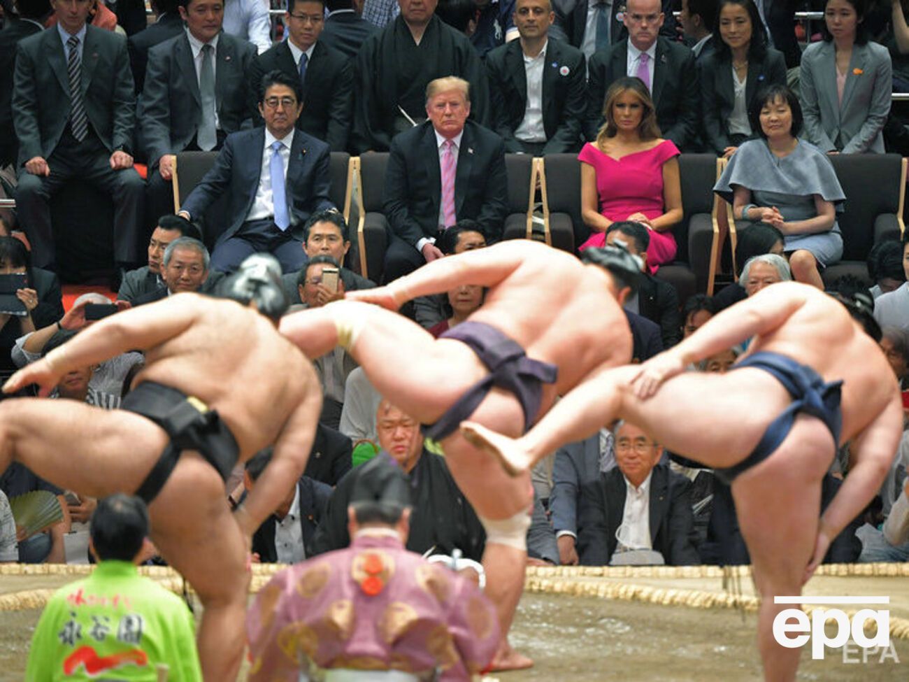 Переговори, гольф та сумо. Трамп завершив чотириденний візит до Японії. Фоторепортаж