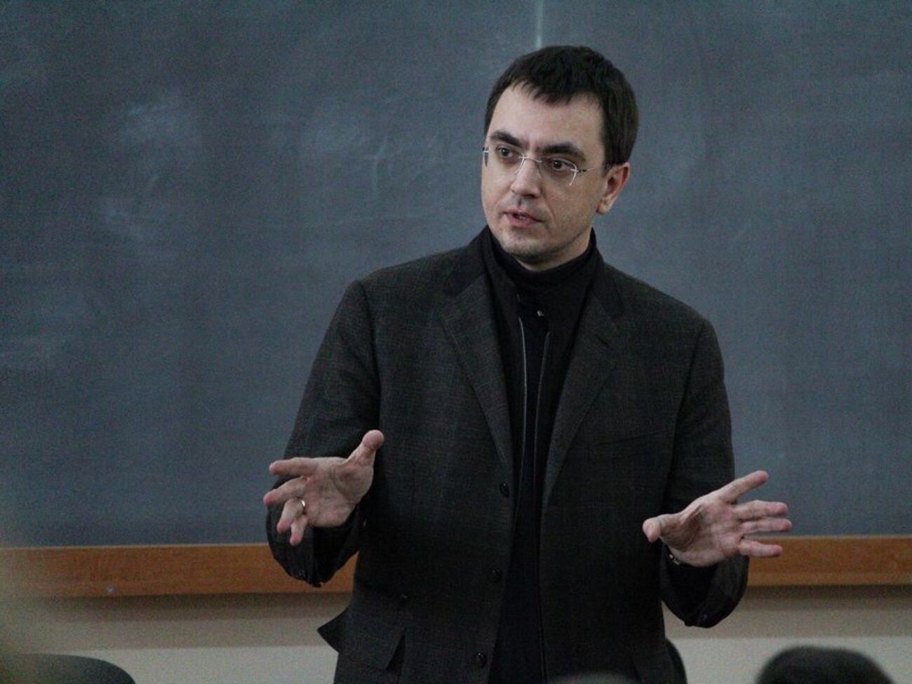 Омелян вважає, що "Укрзалізниця" зазнає збитків "від безголів'я"