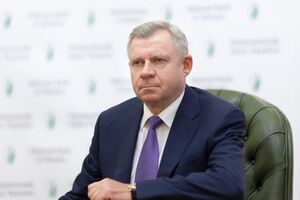 Экспертиза установила, что в тексте выступления Смолия отсутствуют высказывания, содержащие признаки, призывы или утверждения, которые могут оцениваться как влияние или неуважение к суду и судьям