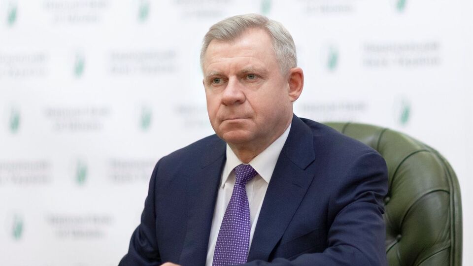 Экспертиза установила, что в тексте выступления Смолия отсутствуют высказывания, содержащие признаки, призывы или утверждения, которые могут оцениваться как влияние или неуважение к суду и судьям