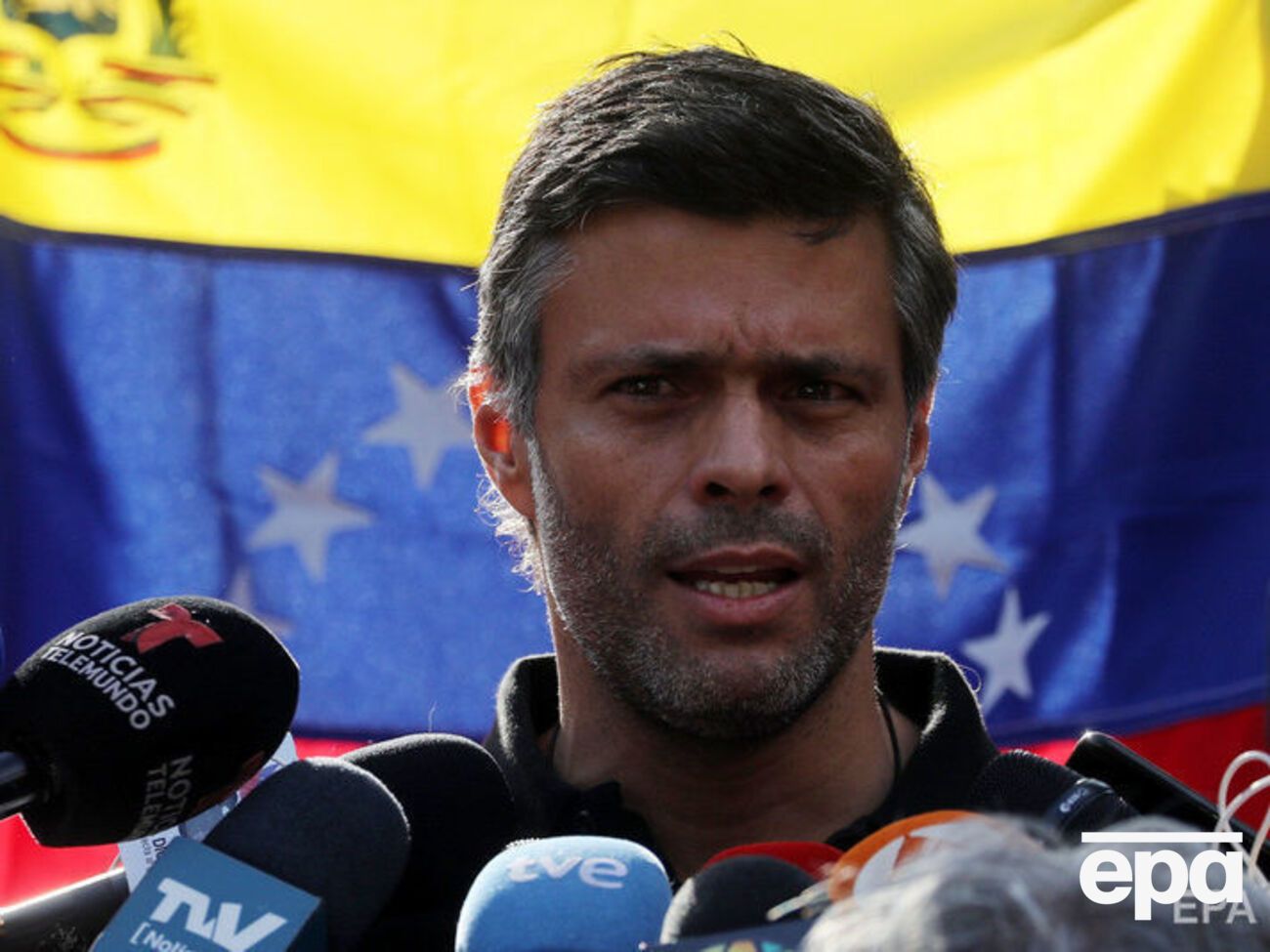 Зараз Лопес перебуває на території посольства Іспанії у Венесуелі