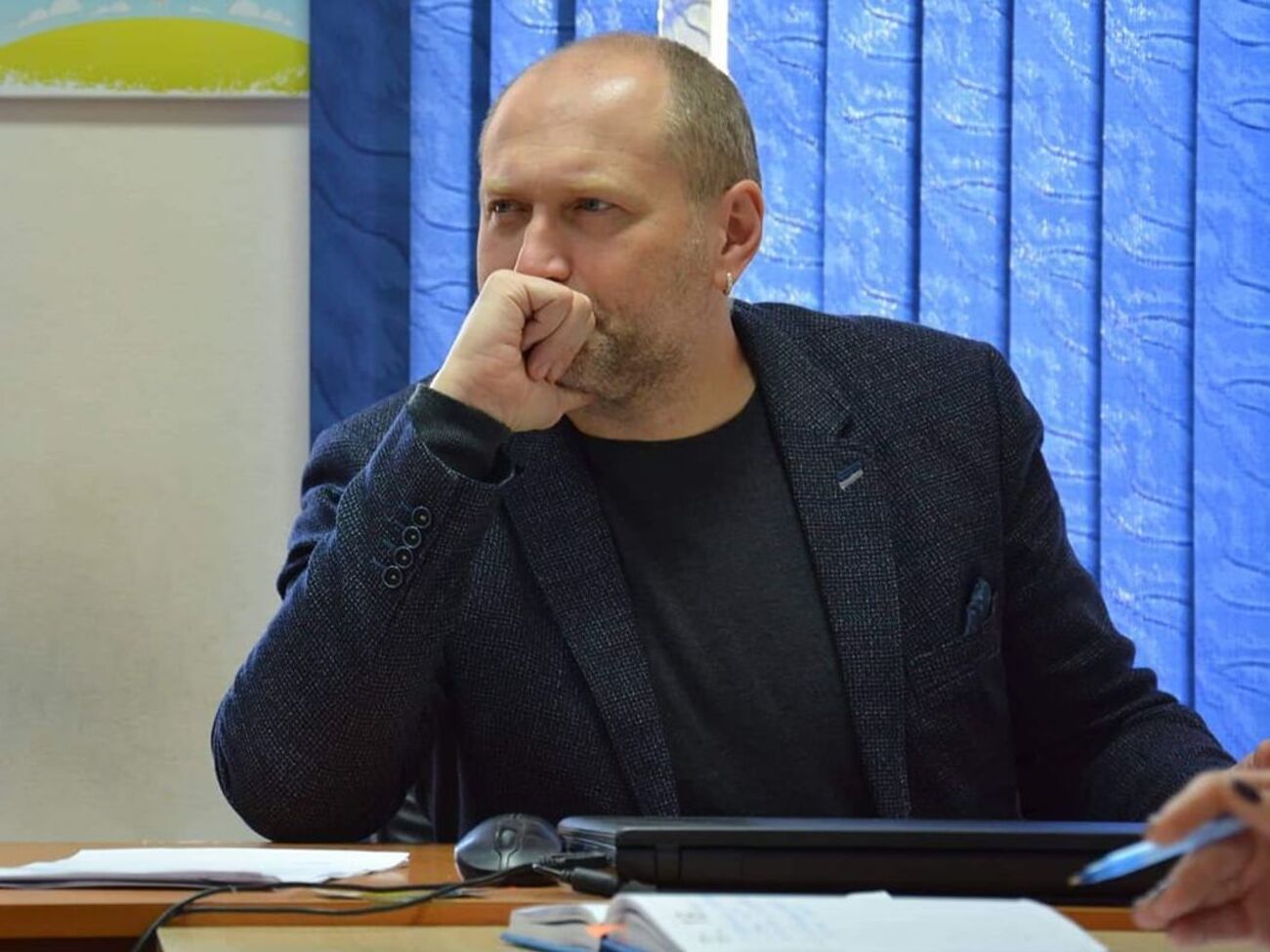 Те, кого могут отлучить от бюджетного корыта, ждут, чтобы Зеленский поскорее опростоволосился, а они получили шанс вернуться к пресловутому корыту