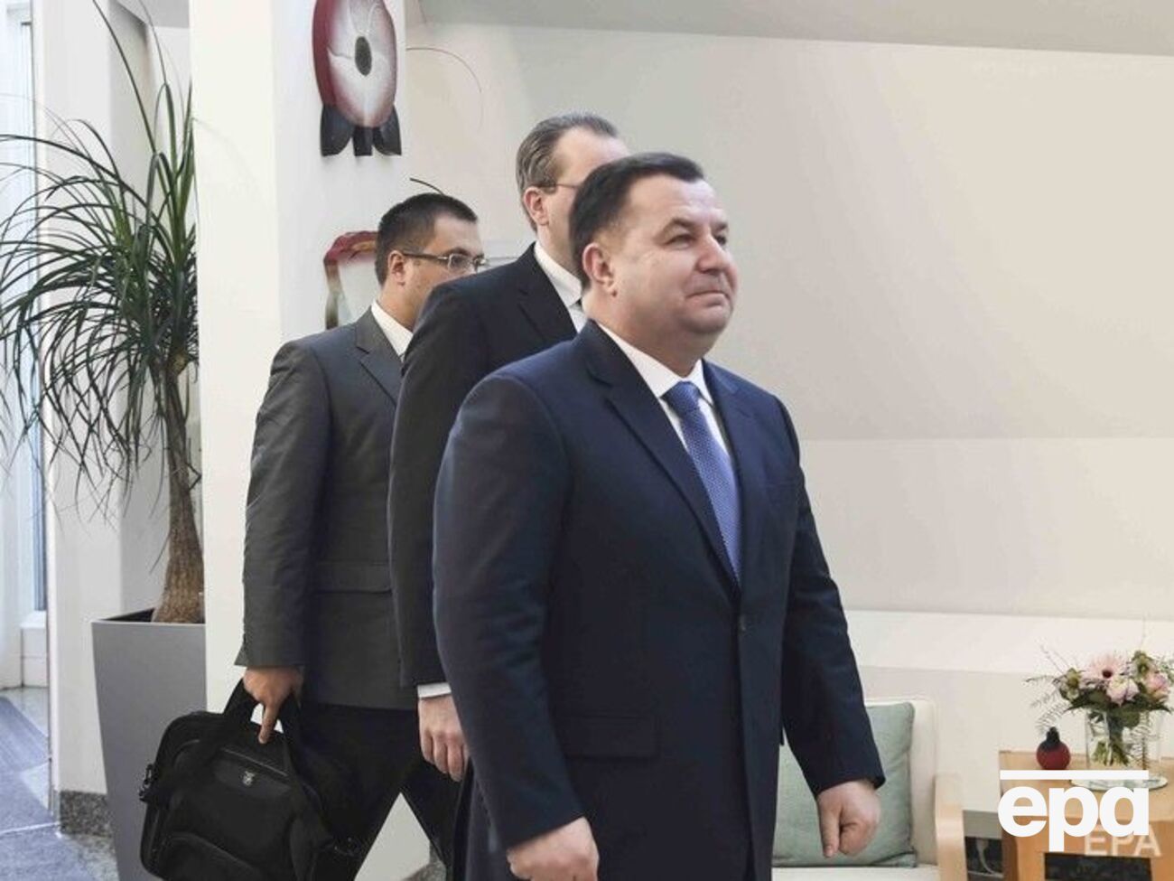 Полторак зазначив, що не хоче оцінювати слова Коломойського