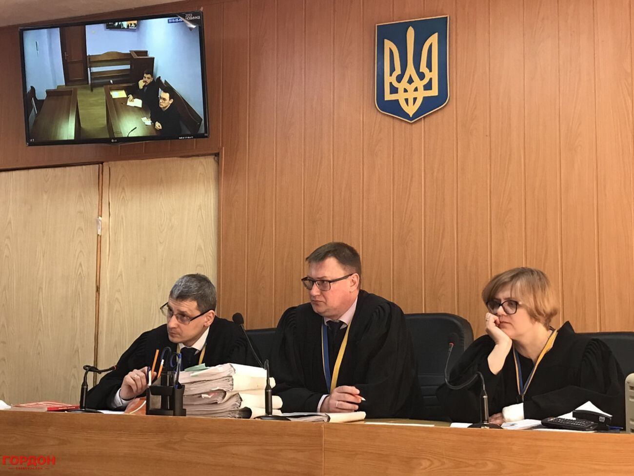 Засекреченный свидетель в целях безопасности давал показания в режиме видеоконференции, его лицо было скрыто, голос изменен