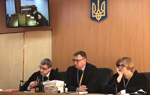 Засекреченный свидетель в целях безопасности давал показания в режиме видеоконференции, его лицо было скрыто, голос изменен