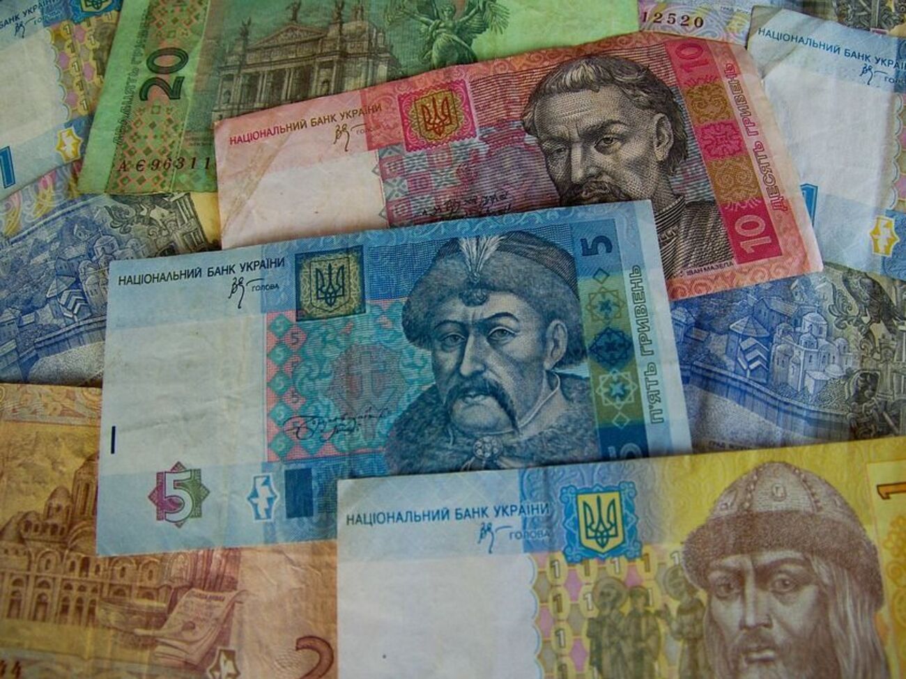 Найвищий рівень зарплат – у Києві, найнижчий – у Чернівецькій області