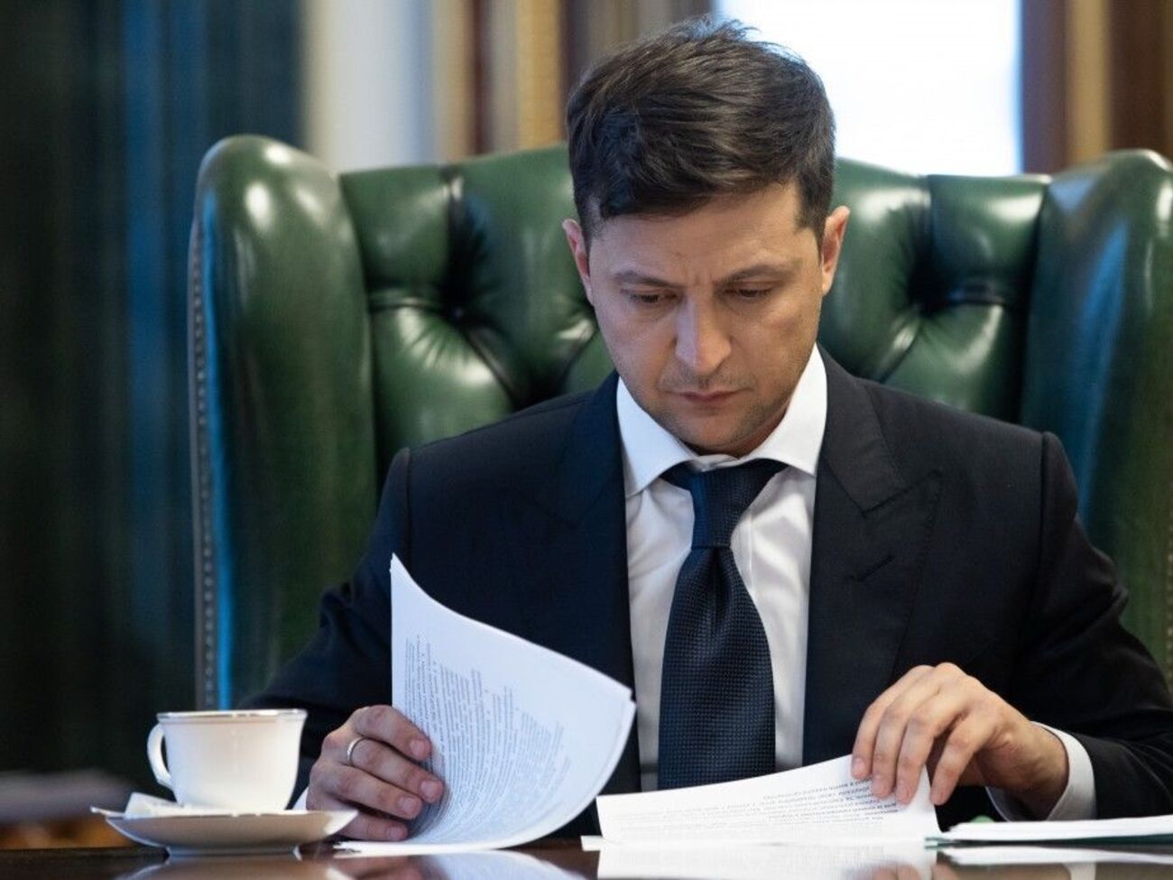 В Адміністрації Зеленського (на фото) готують матеріали про звільнення Луценка