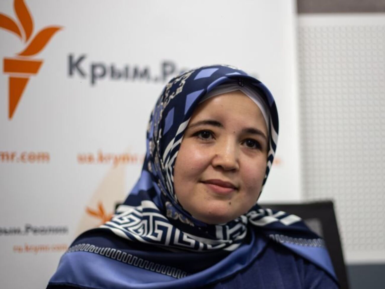 По словам журналиста, Зудиева обеспечила связь между адвокатами 24 украинских моряков и журналистами во время "судов" в Симферополе в первые дни после захвата