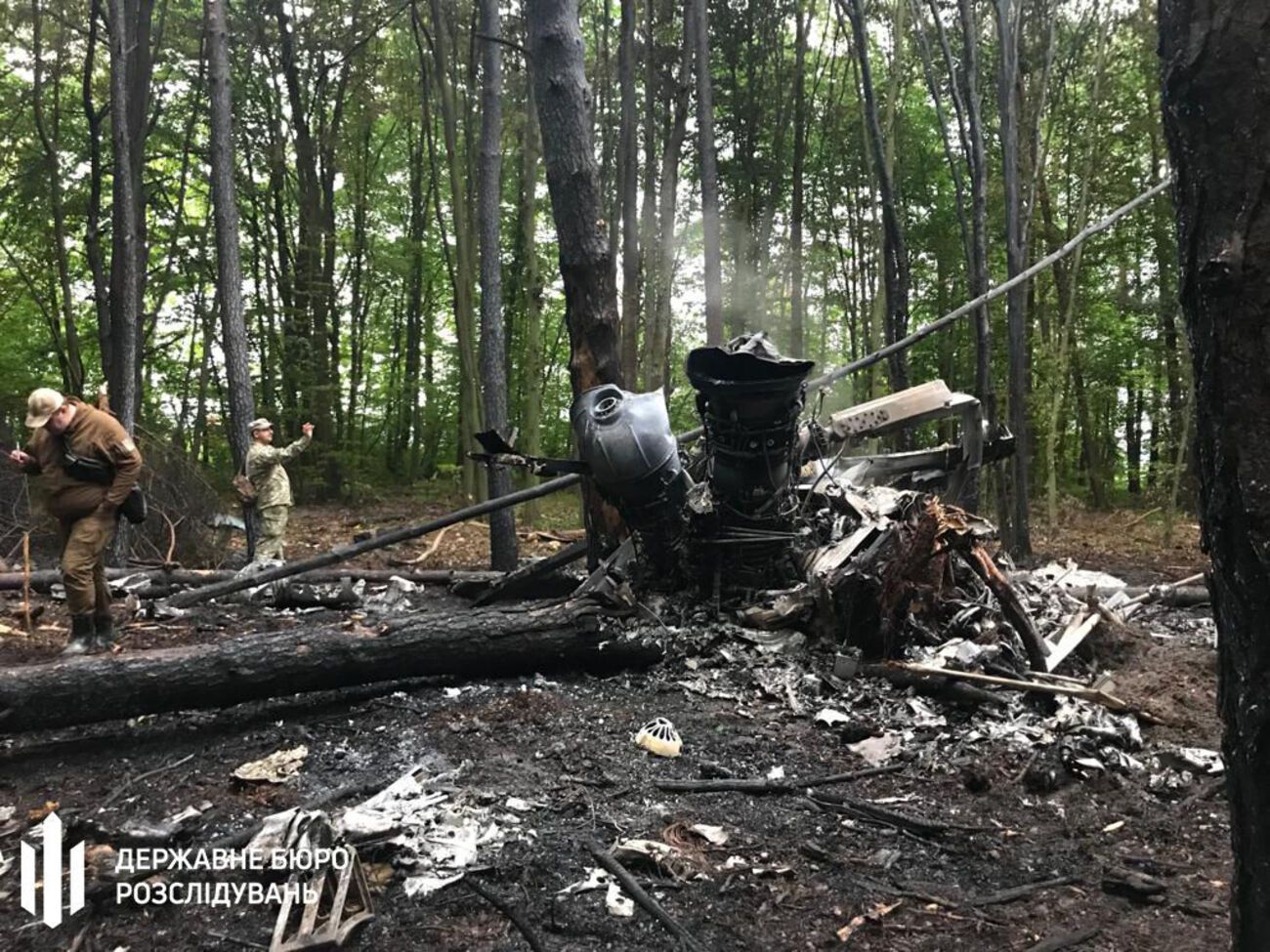 На борту вертолета было четыре человека