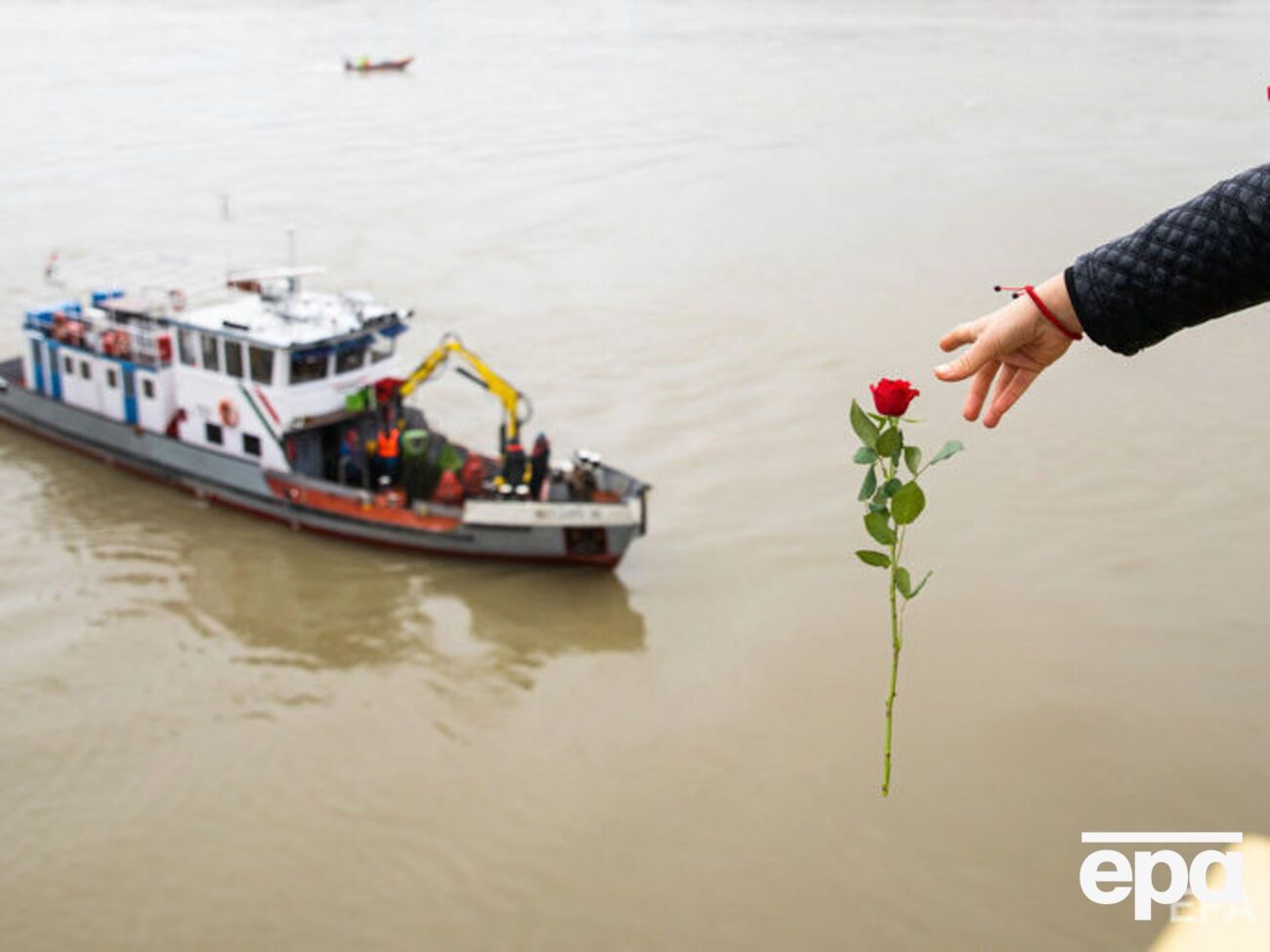 В Будапеште затонуло прогулочное судно с корейскими туристами. Фоторепортаж