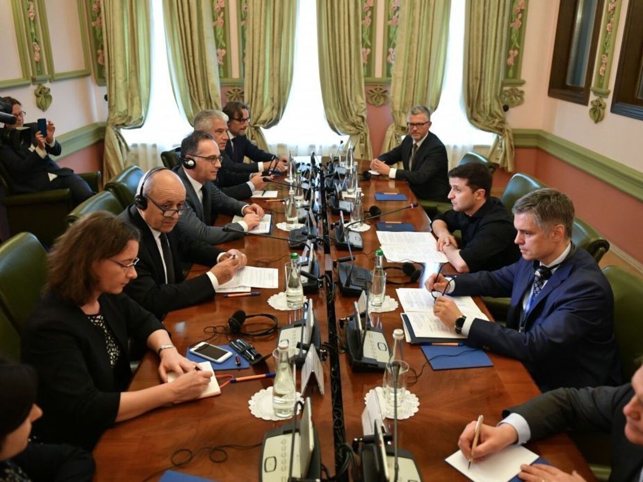 Маас і Ле Дріан обговорили питання звільнення українських моряків із президентом України