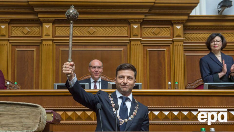 21 мая Зеленский объявил о роспуске Верховной Рады VIII созыва и назначении внеочередных парламентских выборов