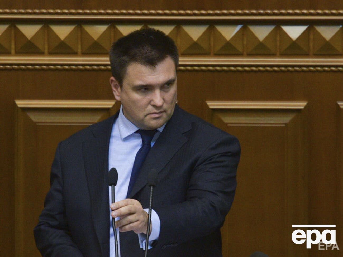 29 травня парламентський комітет у закордонних справах Верховної Ради не зміг розглянути питання відставки глави МЗС